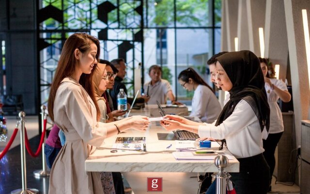 Expressionz Klcc by Mana Mana