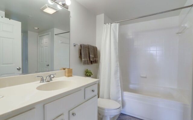 Fantastic Business Condo at Ballston