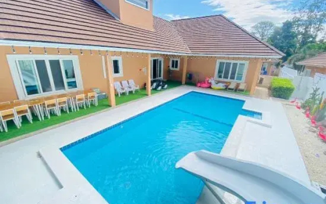 Take a Sea Pool Villa Pattaya