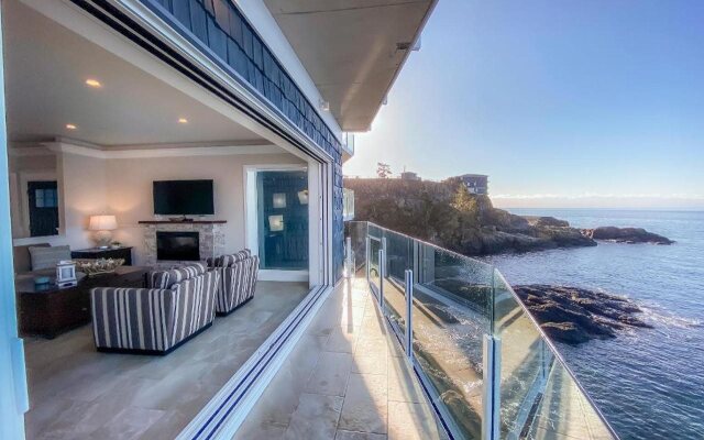 SookePoint Ocean Cottage Resort