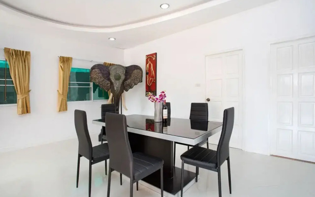 Holiday Bliss 3BR Pool Villa Lancelot 2