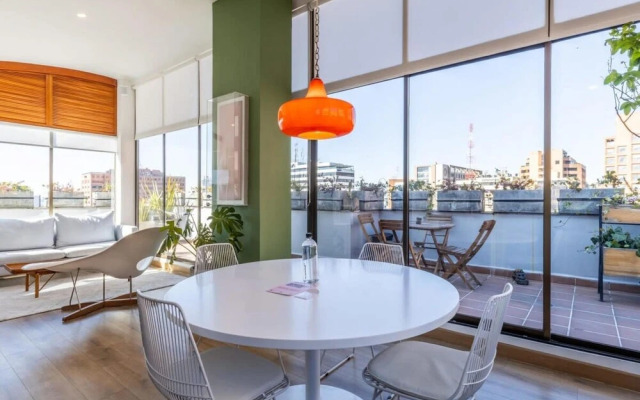 w Amazing 1BR With Terrace in Chico