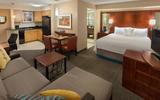 Residence Inn by Marriott Toronto Downtown / Entertainment District