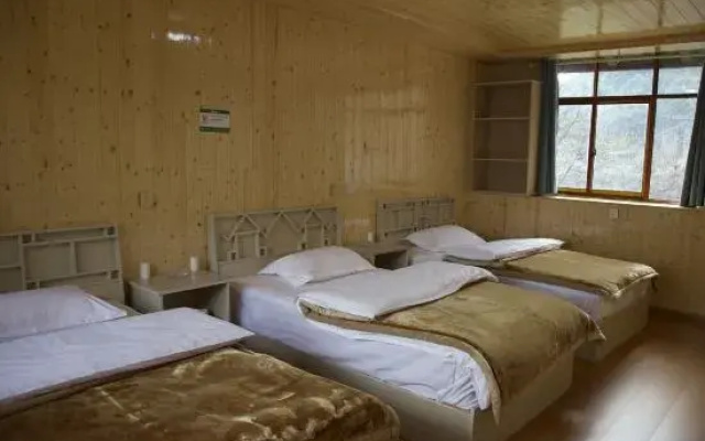 Tiger Leaping Gorge Pillow Landscape Homestay