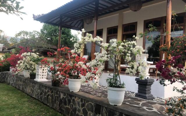 Villa Juliani Lovina Bali