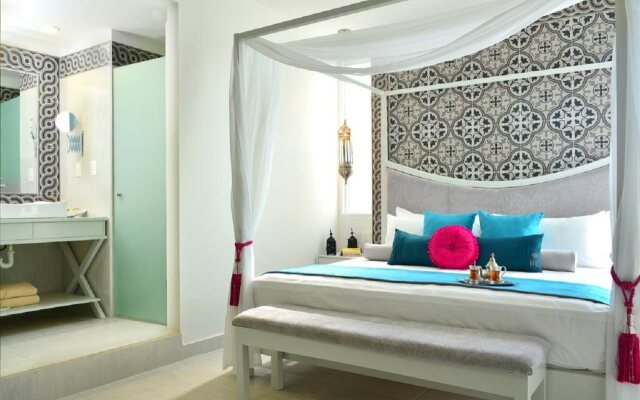 Unic Design Hotel - Near Mamitas Beach Club