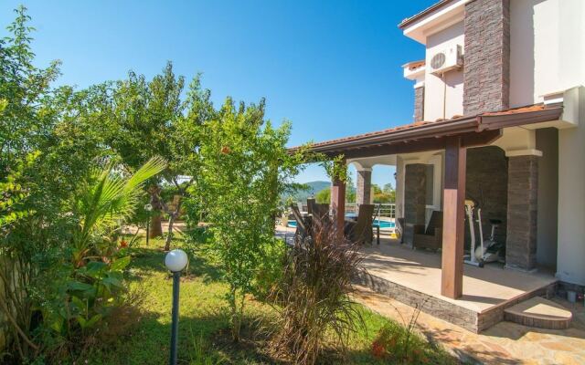 Arnna Villa 1 by Villa Buketi