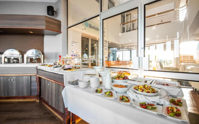 Dolphin Beach Hotel