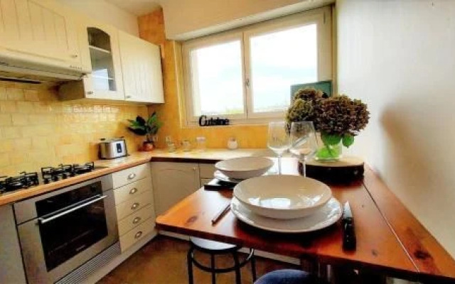 Cosy White, 2 Ch + balcon & parking