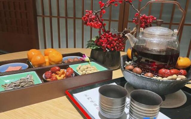 Jianguo HIDDEN Hotel (Dalian Zhongshan Road Youhao Square)