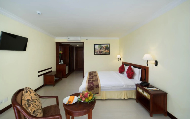 Smiling Hotel