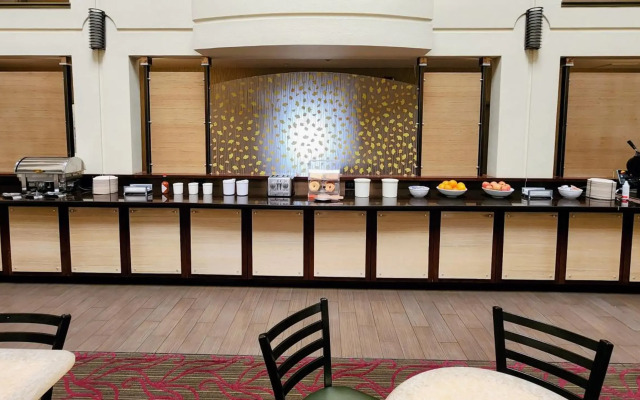 Country Inn & Suites by Radisson, San Carlos, CA