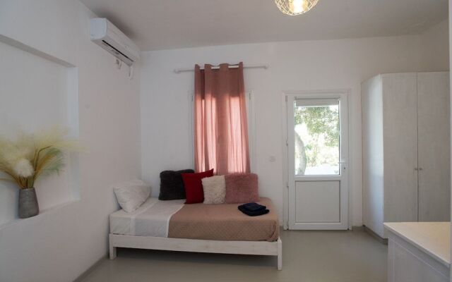 Dimelal Mikonos Downtown Apartments