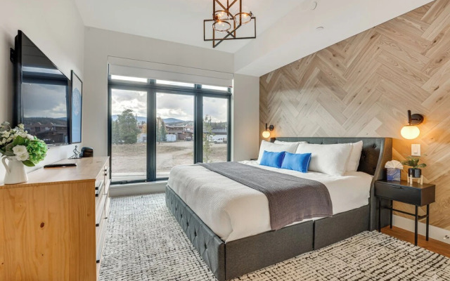 Mountain-view Condo in Downtown Winter Park!