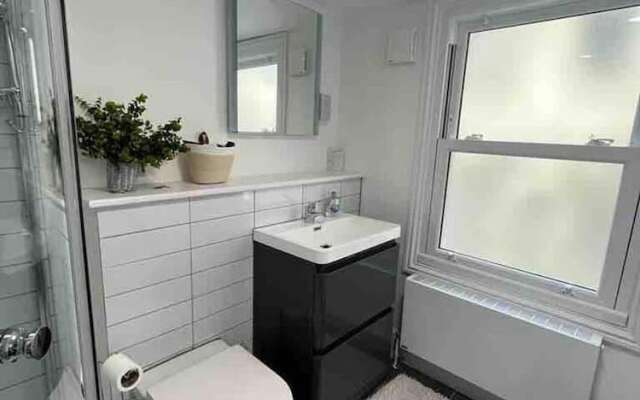 Stunning 4-bed Apartment in Cambridge