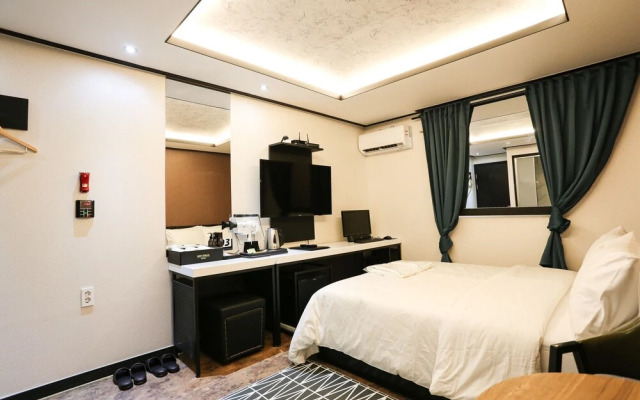 Yeongdeungpo New Silla