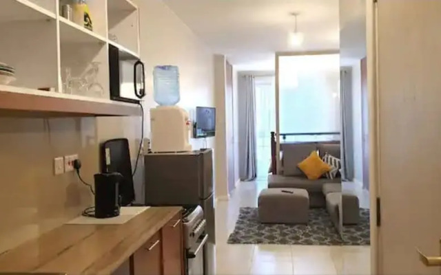 Lux Suites Coral Bells Studio Apartments