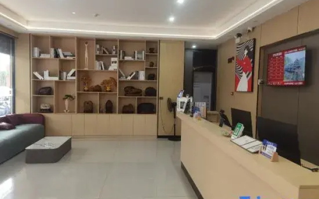 Junyi Chain Hotel (Sanjiang Drum Tower Duoye Plaza)