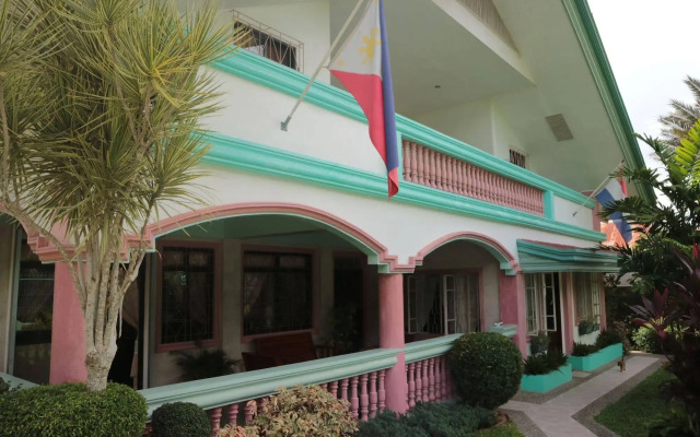 Pine Haven Hotel