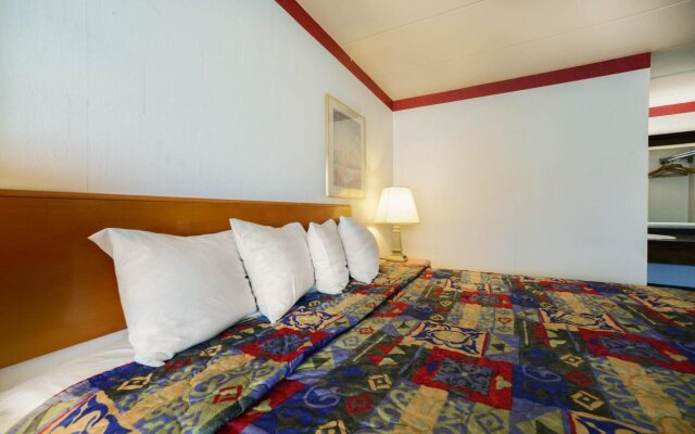 Loyalty Inn Maryville