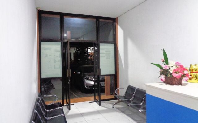 Oyo 2130 Magnolia Residence