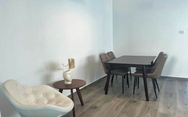 Phaedrus Living Coral Suite Tranquility