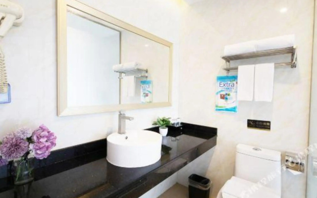 Comfort Hotel (Shenzhen International Convention and Exhibition Center Fuyong Metro Station) – Bathroom – Shenzhen
