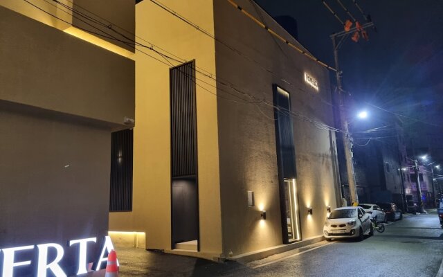 Poverta Stay Hotel