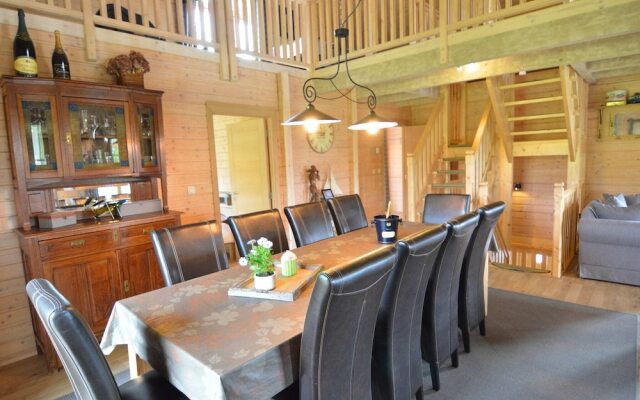 Cozy Chalet in Septon with Sauna and Jacuzzi
