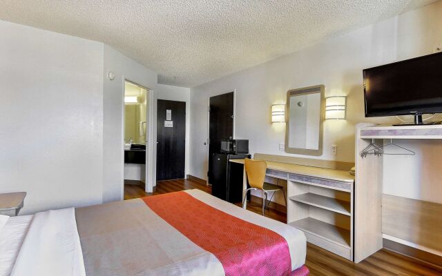 Motel 6 Killeen, TX