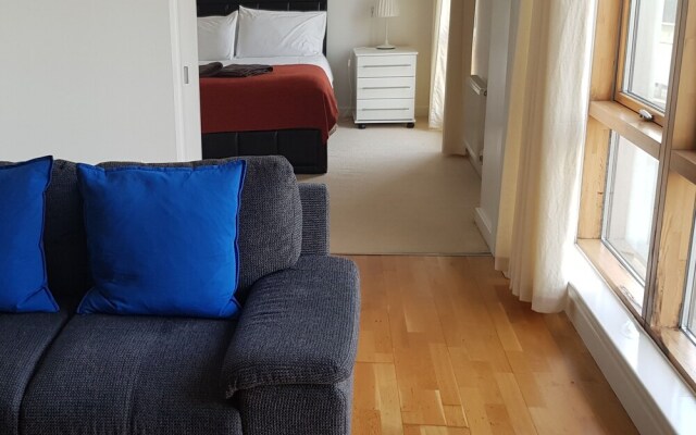 City Centre Hermitage 1 Bedroom Serviced Apartment + Parking