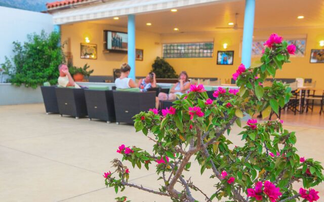 Melissa Apartments, Studios & Suites