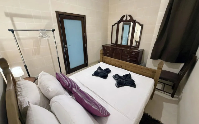 Traditional Maltese 3BD Apartment