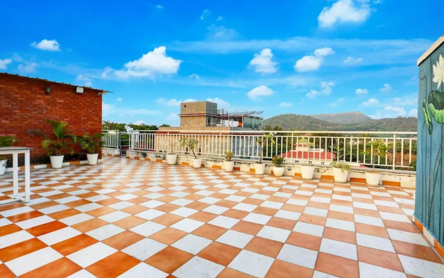 Mordern Rooftop Restro and Pool at Udaipur