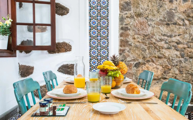 El Charco Suites