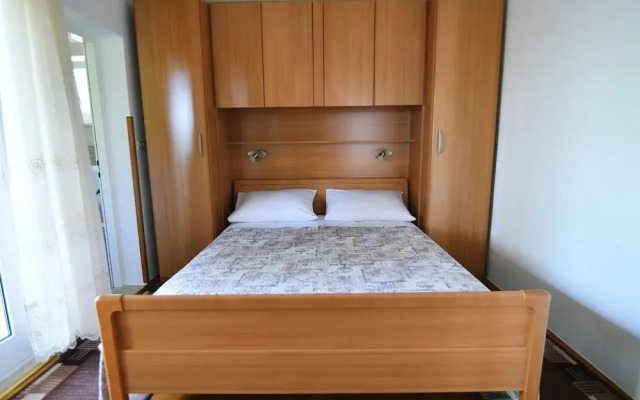 Scenic Retreat Rooms and Family Apartment