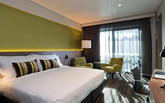 The Glen Hotel & Suites
