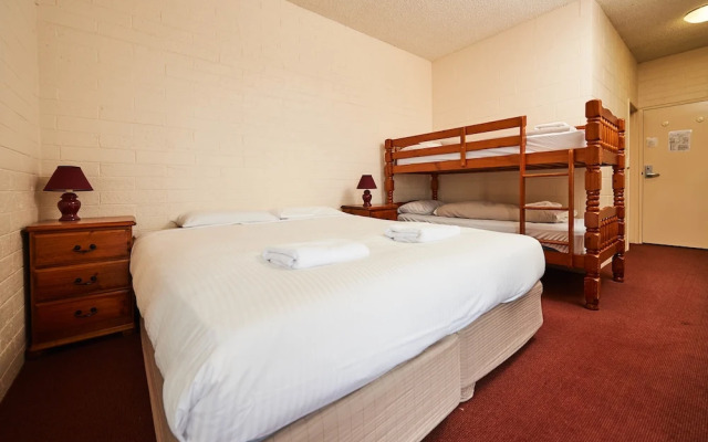 Abom Hotel