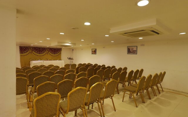 OYO 9677 Hotel Surya
