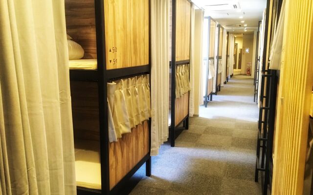 Namba Guesthouse HIVE - Hostel