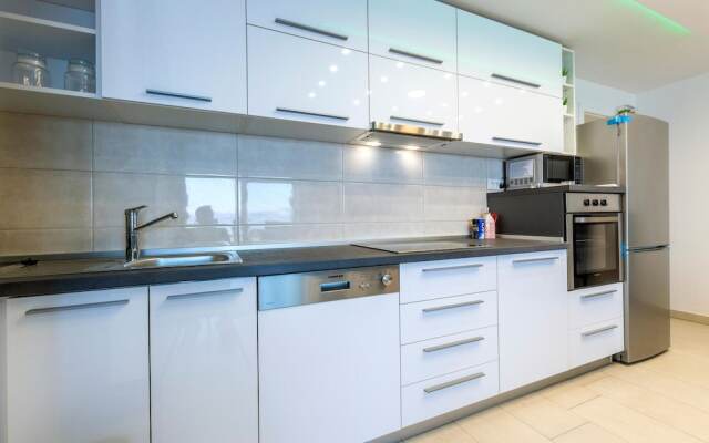Beautiful Apartment in Jesenice With Wifi and 4 Bedrooms