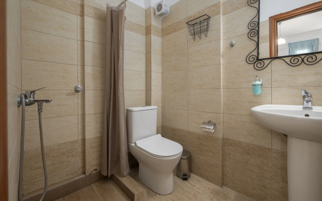 Eleon Suites & Apartments