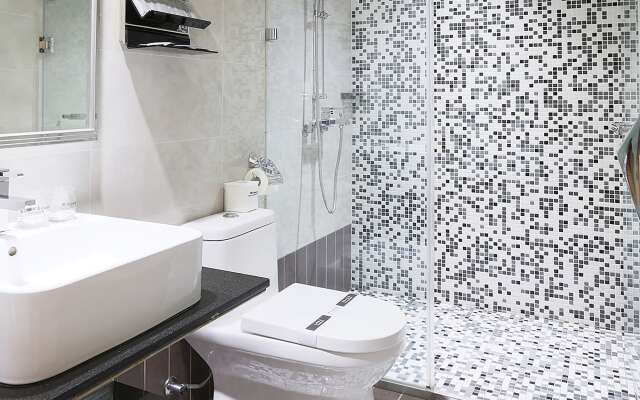 Royal Group Hotel Ho Yi Branch