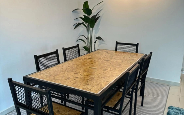 Adelea Homestay MERU