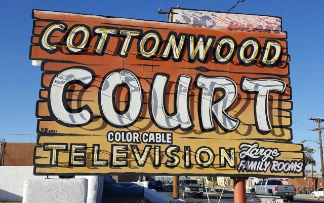 Cottonwood Court Motel