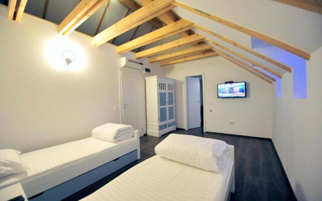 Pike Inn Dunavatul de Sus