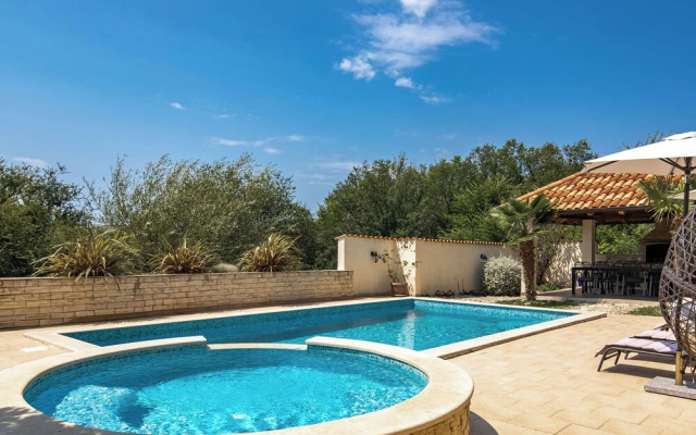 Villa Anna With Private Pool And Garden
