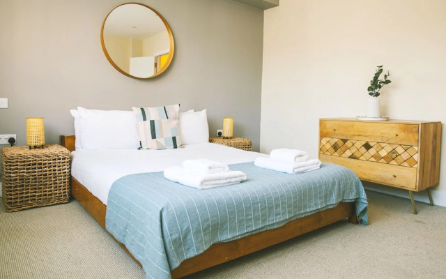 Spacious 3 Bedroom Apartment in South Kensington near Museums