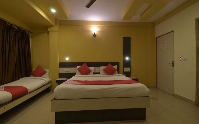 OYO 23516 Hotel Laxmi