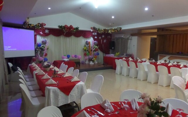 Royal Suites Condotel